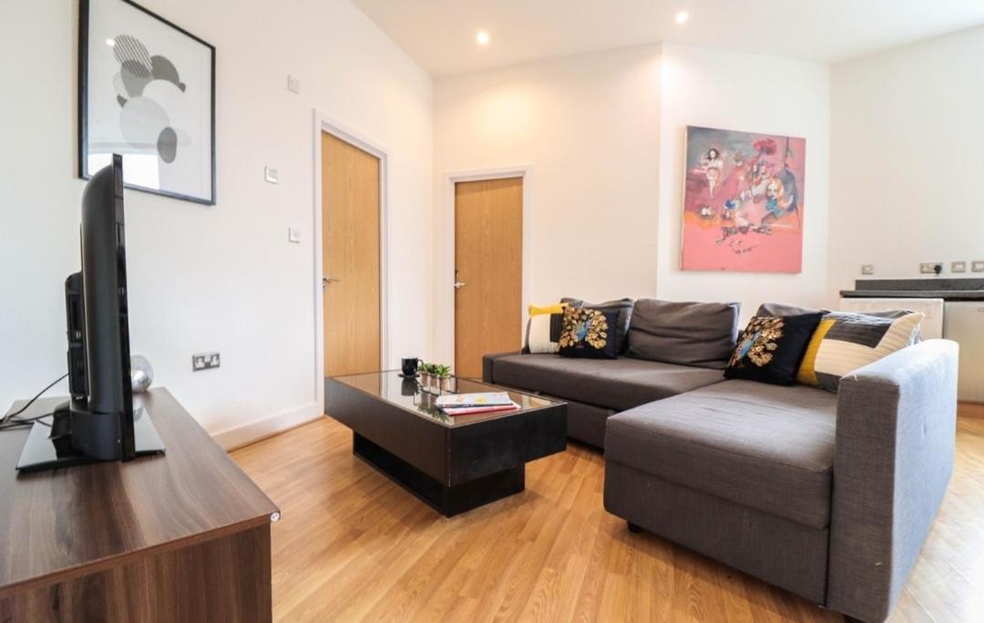 Appartamento Large 1 Bedroom In Canning Town Close To Excel London, 02 Arena, Canary Wharf With Free Parking *