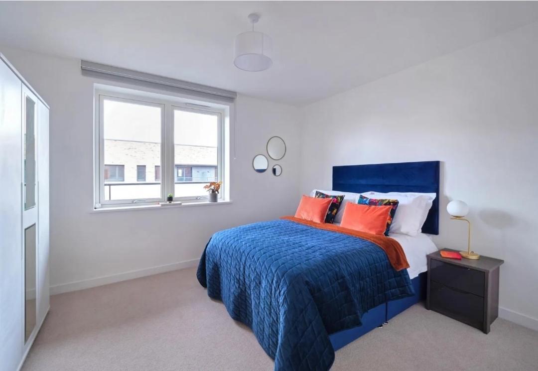 Large 1 Bedroom In Canning Town Close To Excel London, 02 Arena, Canary Wharf With Free Parking Appartamento