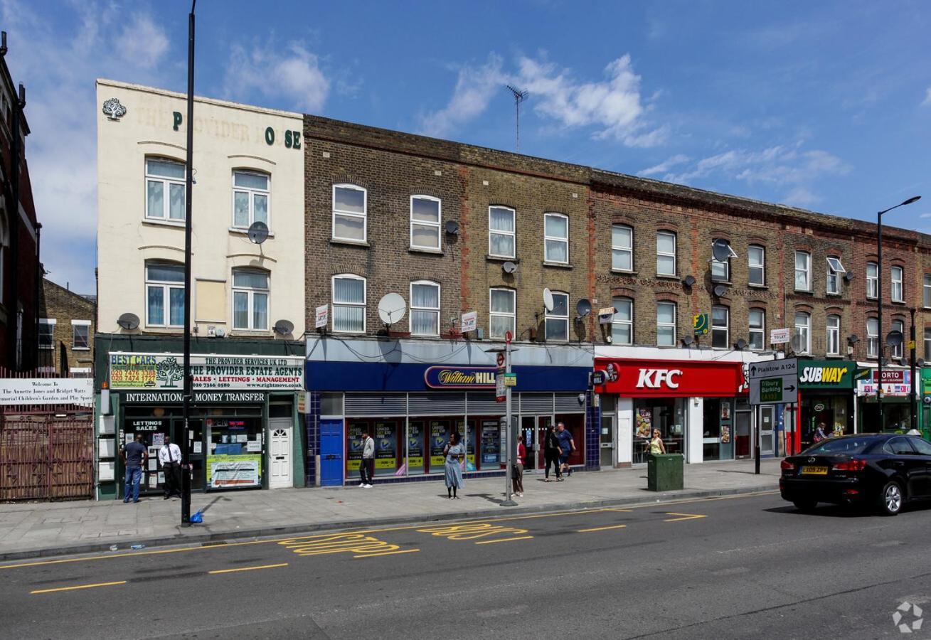 Large 1 Bedroom In Canning Town Close To Excel London, 02 Arena, Canary Wharf With Free Parking Appartamento *
